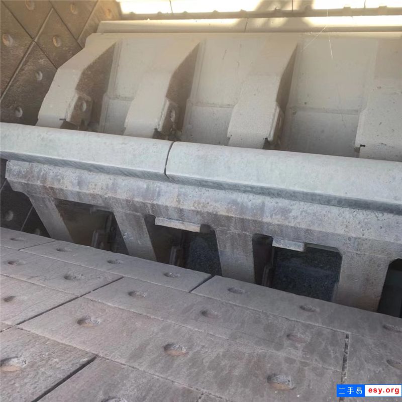 出售上海世邦1315二手移動破碎機，成色好，價格合理