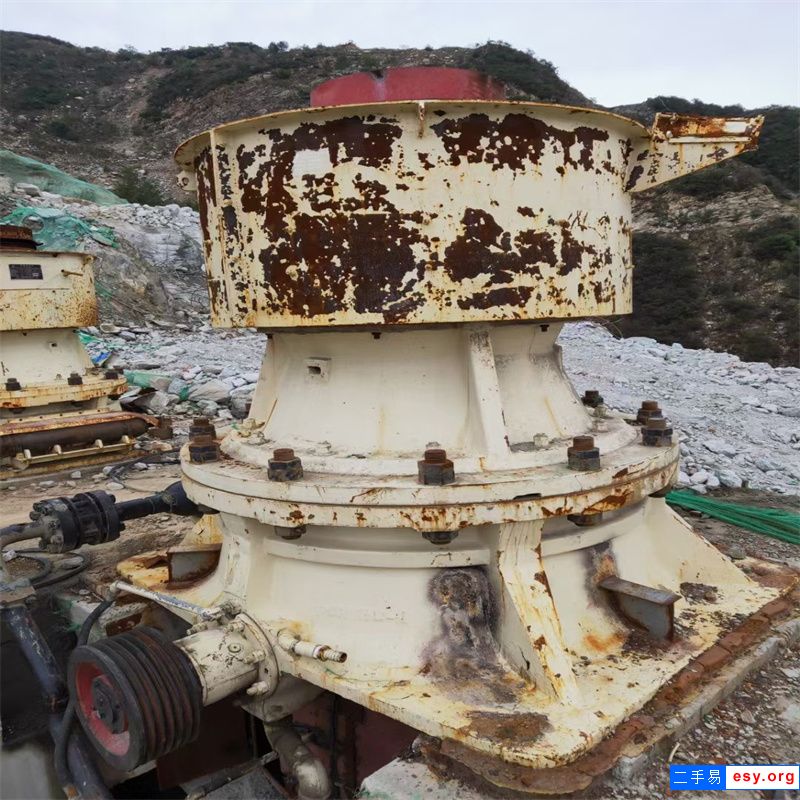 處理兩臺(tái)上海建設(shè)路橋單缸300二手圓錐破碎機(jī)，成色好