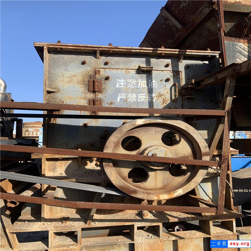 出售一臺(tái)1210二手移動(dòng)破碎機(jī)，配套動(dòng)力，價(jià)格不高，歡迎咨詢！~