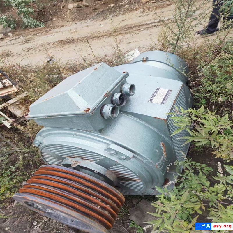 處理兩臺(tái)上海建設(shè)路橋單缸300二手圓錐破碎機(jī)，成色好