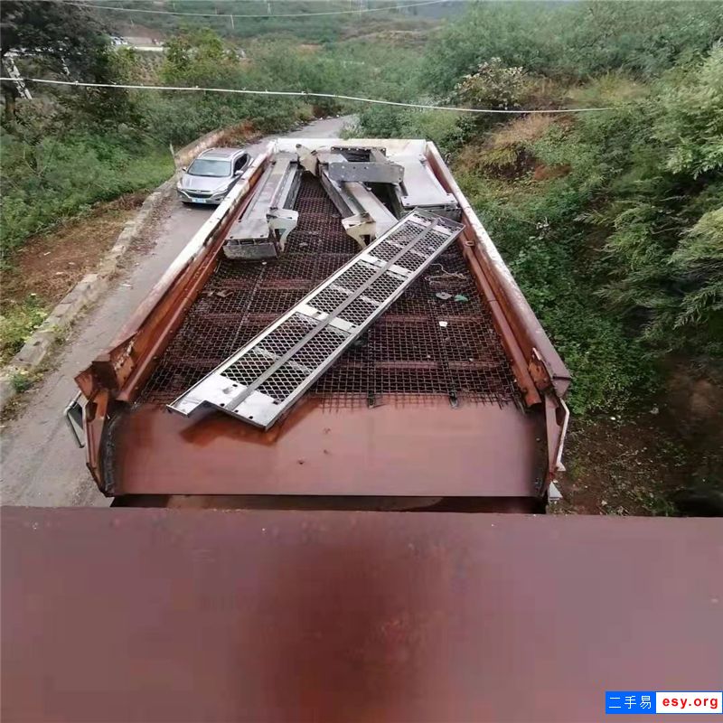出售上海世邦1315二手移動破碎機，成色好，價格合理