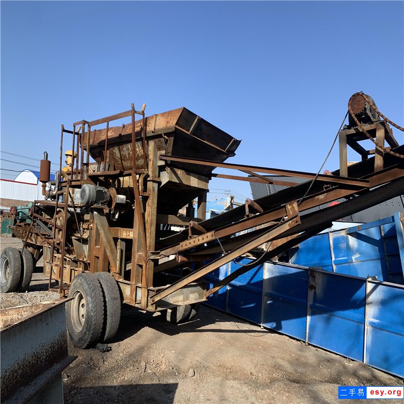 出售一臺(tái)1210二手移動(dòng)破碎機(jī)，配套動(dòng)力，價(jià)格不高，歡迎咨詢！~