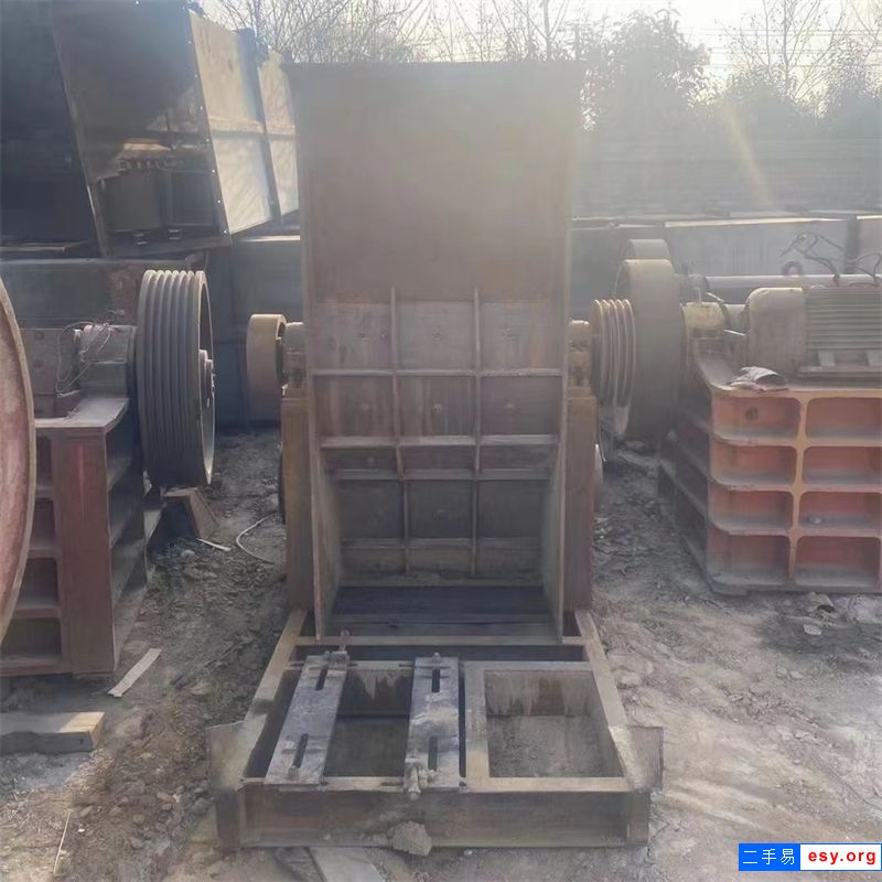 轉(zhuǎn)讓800*800型二手雙級破制砂機(jī)，安裝少用，歡迎咨詢！