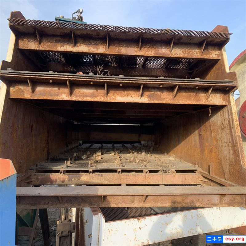 轉(zhuǎn)讓重威產(chǎn)2870-3層二手振動(dòng)篩，稀油鉚釘產(chǎn)品，歡迎咨詢！