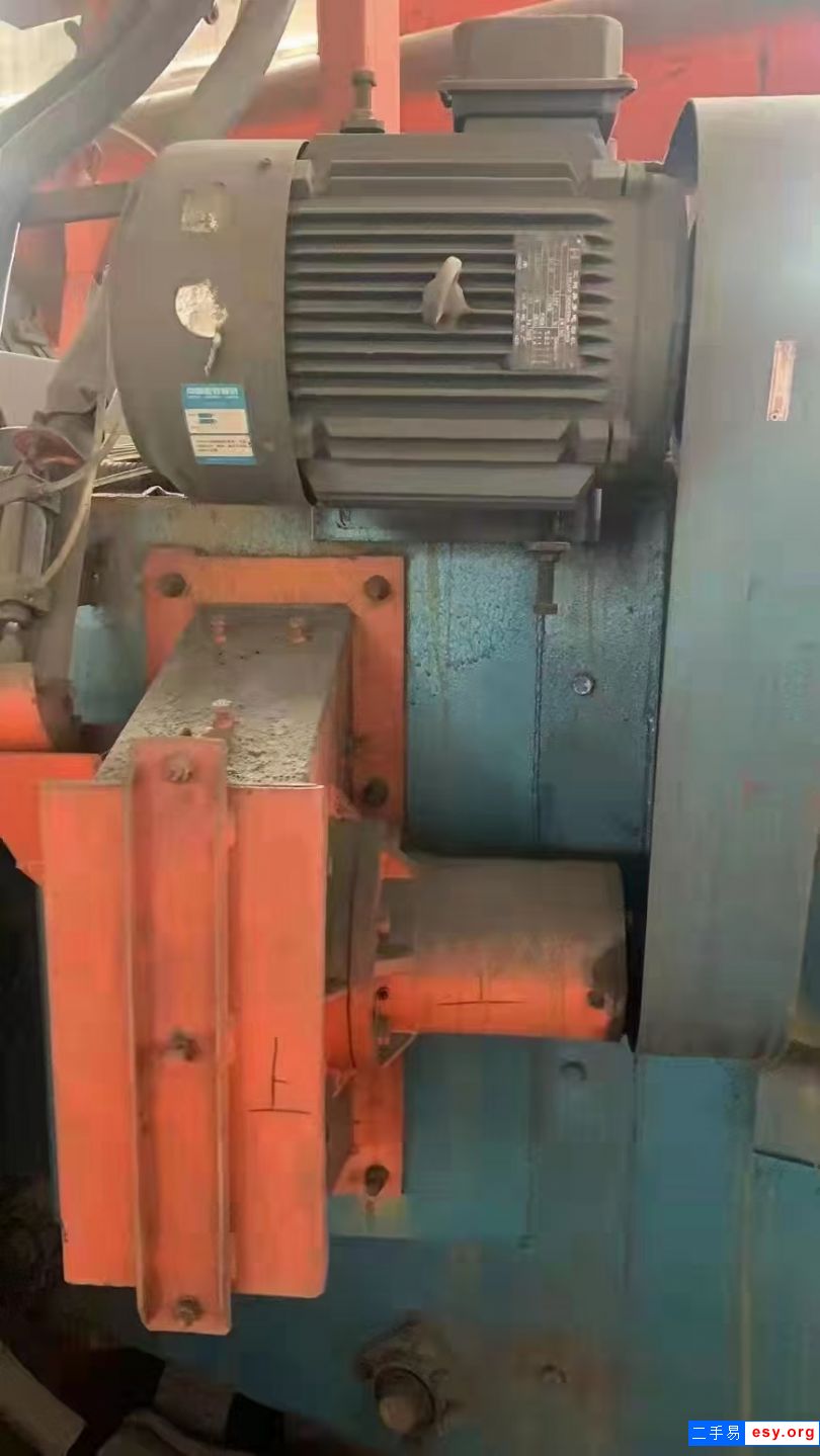 鋼板型材專用拋丸機8拋頭11千瓦青島產(chǎn)，門口寬2.4米高1.2米。