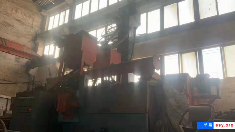 鋼板型材專用拋丸機8拋頭11千瓦青島產(chǎn)，門口寬2.4米高1.2米。