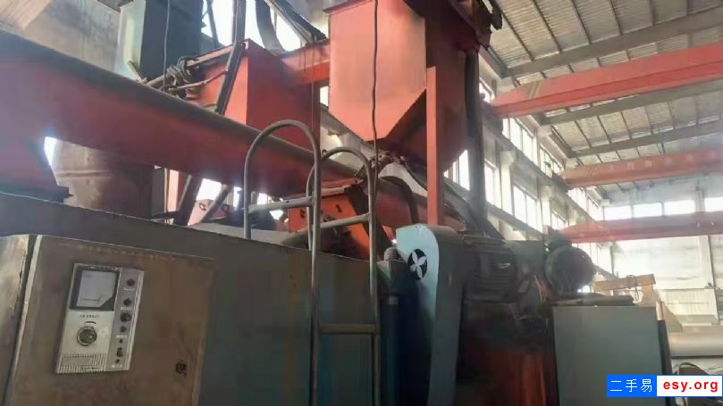 鋼板型材專用拋丸機8拋頭11千瓦青島產(chǎn)，門口寬2.4米高1.2米。