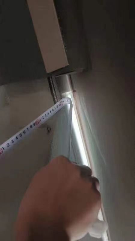在位出售大型吊鉤式拋丸機(jī)一臺(tái)，寬3.3米高度4.3米，