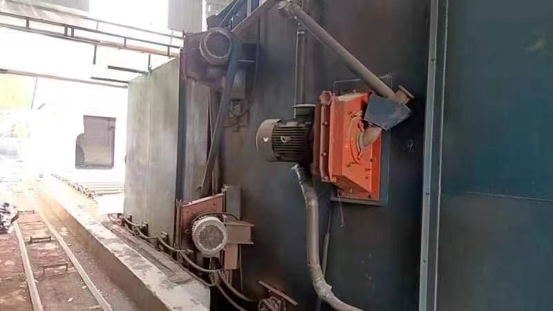 寬兩米二，高兩米五，大型通過拋丸機(jī)低價(jià)出售