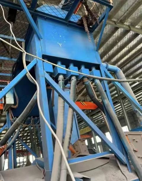 拋丸機(jī)寬兩米五，高八百，九成新，低價處理