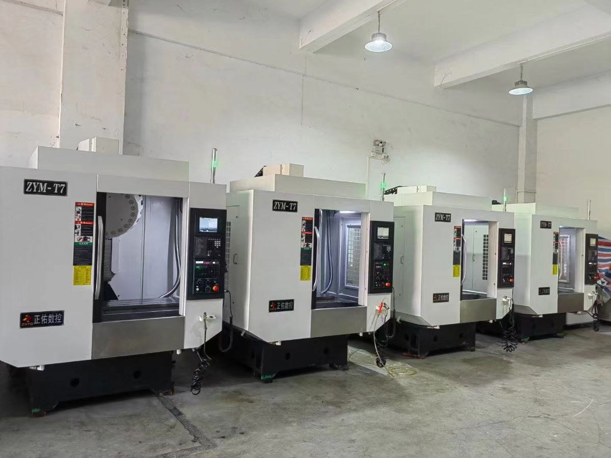 98成新正佑T700鉆攻機(jī)。三菱M80系統(tǒng)。主軸2萬(wàn)轉(zhuǎn)，21伺服刀庫(kù)。