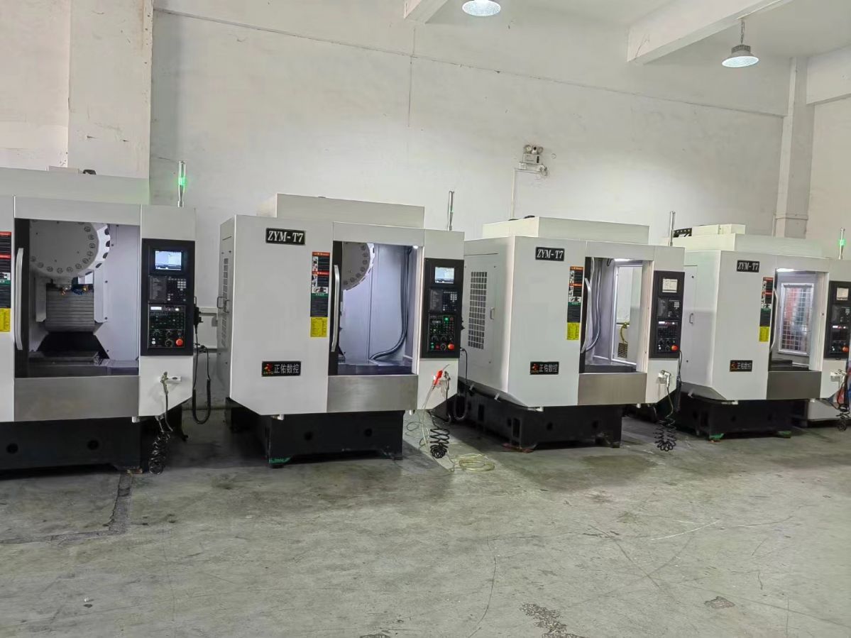 98成新正佑T700鉆攻機(jī)。三菱M80系統(tǒng)。主軸2萬(wàn)轉(zhuǎn)，21伺服刀庫(kù)。
