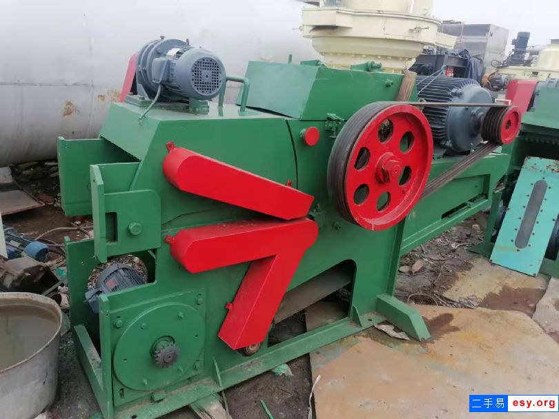 轉(zhuǎn)讓轉(zhuǎn)讓二手1600--600柴油機(jī)版木材破碎機(jī)
