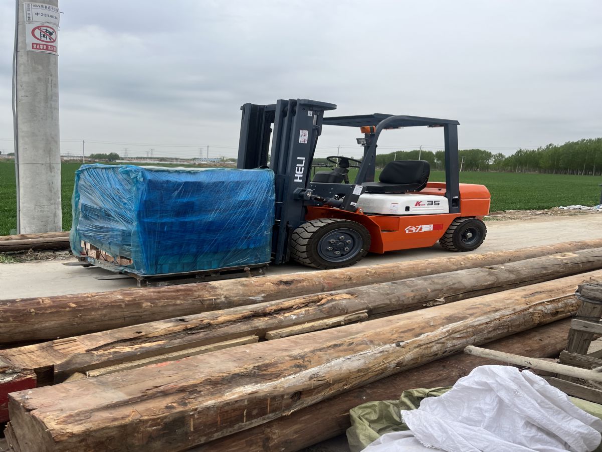 轉(zhuǎn)讓95成新二手叉車