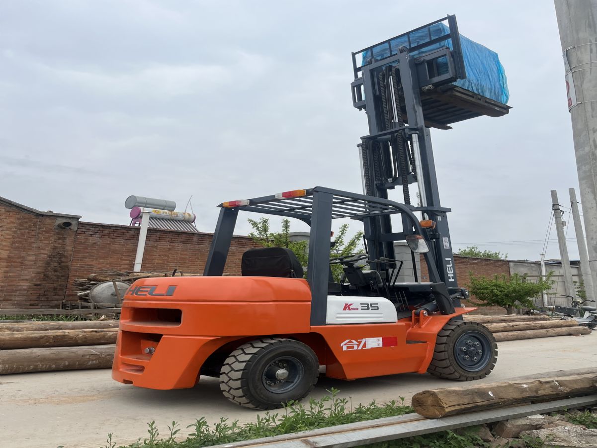 轉(zhuǎn)讓95成新二手叉車