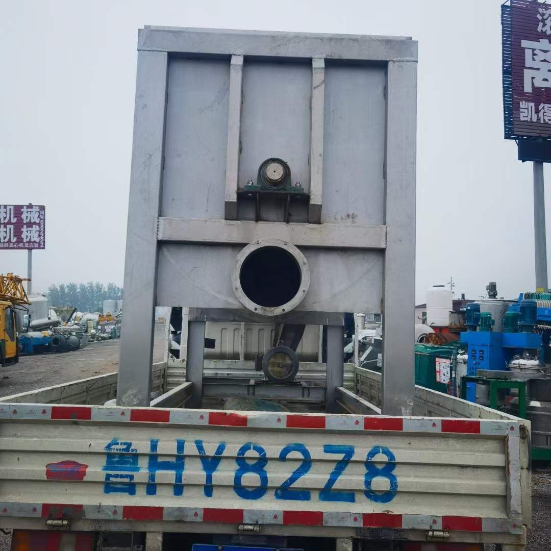 轉(zhuǎn)讓5立方不銹鋼螺帶混合機(jī)，價(jià)格實(shí)惠