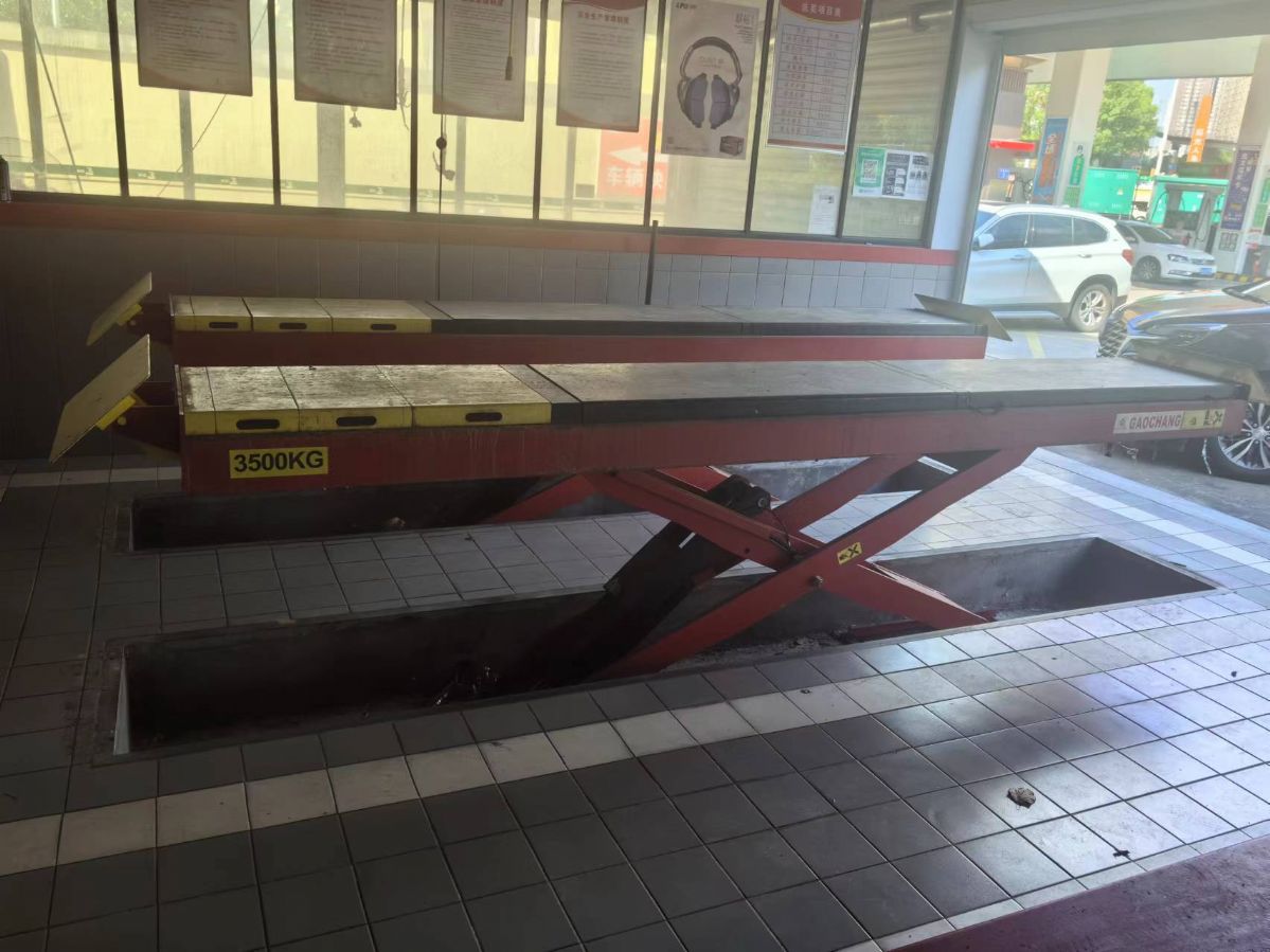 轉(zhuǎn)讓湖南直營店二手自動洗車機一臺
