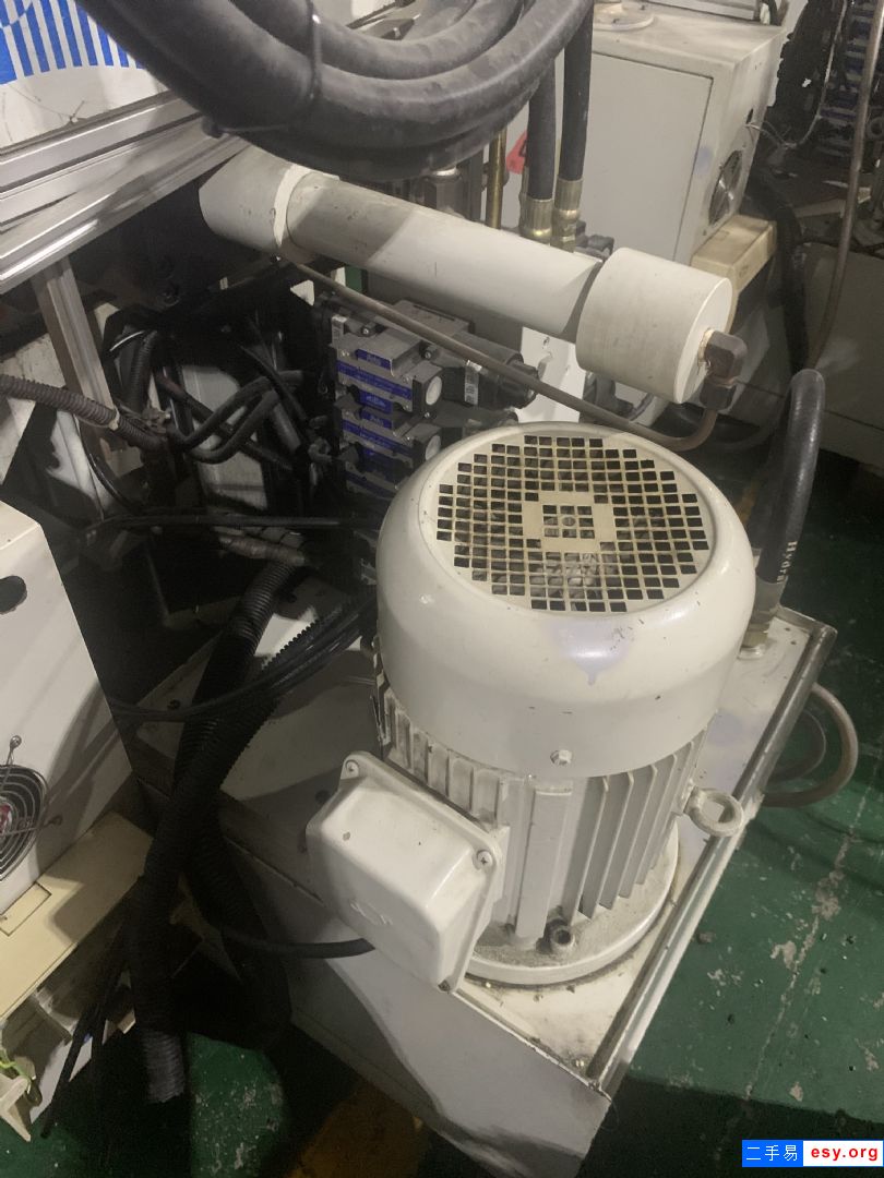 坤威小單滑板立式注塑機(jī)25T小單滑塑機(jī)靚機(jī)現(xiàn)貨可試模
