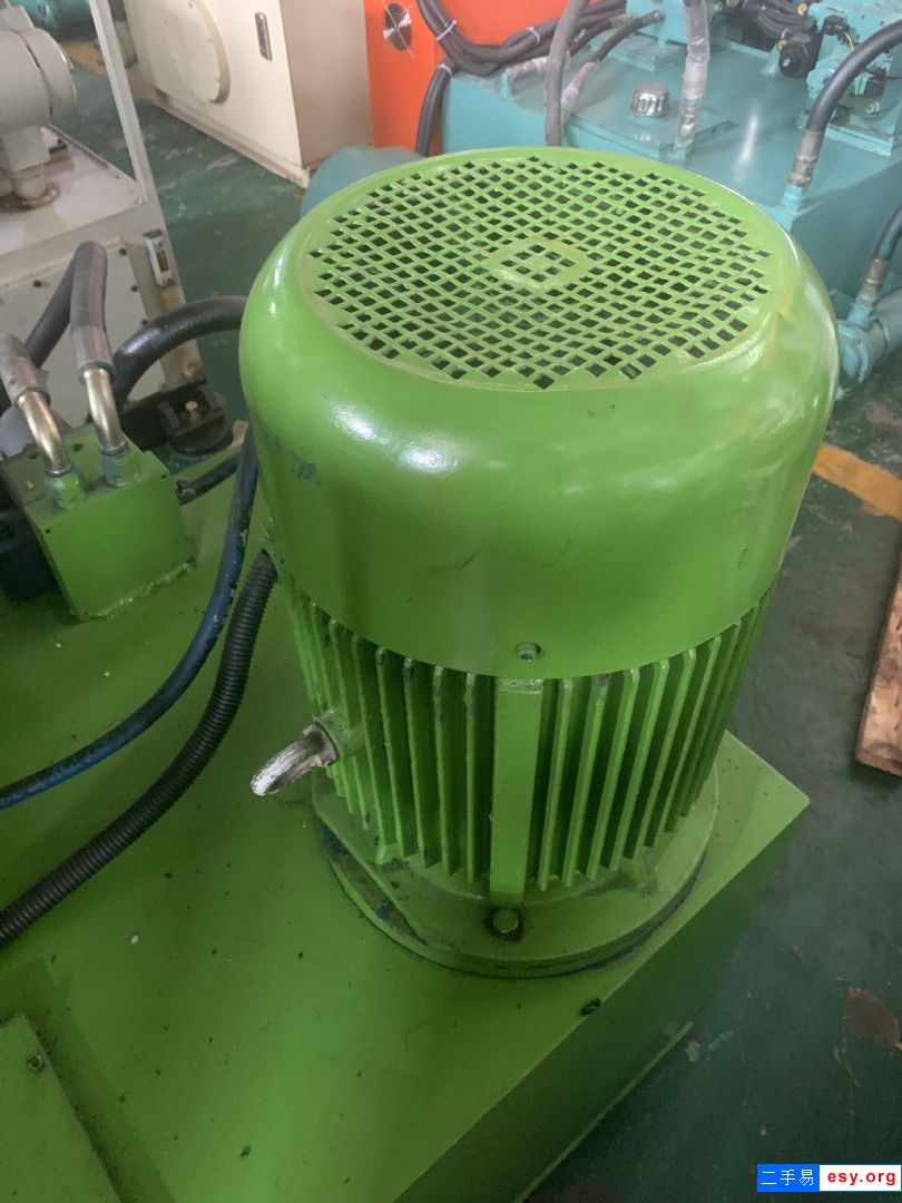 DC電源數(shù)據(jù)線材注射成型機(jī)贊揚(yáng)85T立式四柱注塑機(jī)
