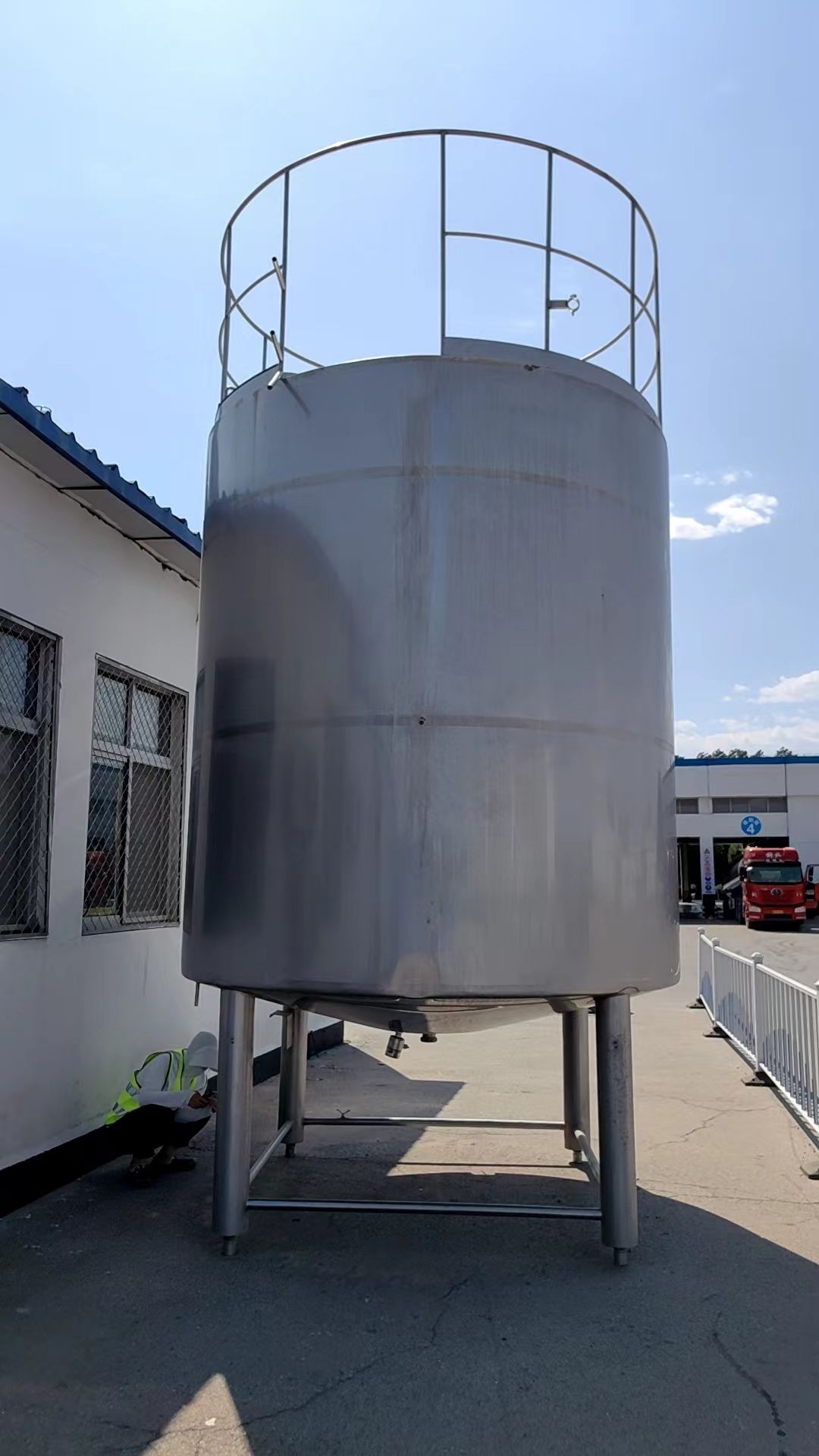 出售二手不銹鋼雙層乳品罐 不銹鋼材質(zhì)