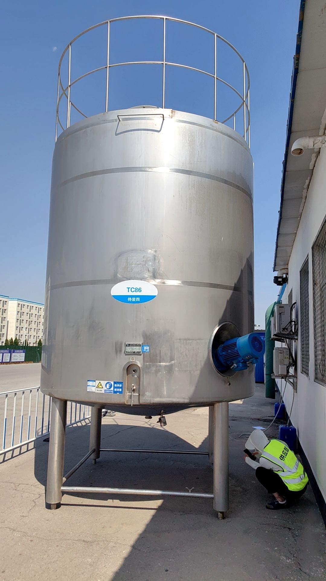 出售二手不銹鋼雙層乳品罐 不銹鋼材質(zhì)