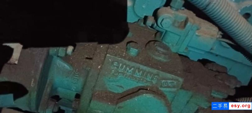 低價出售二手康明斯發(fā)電機一臺