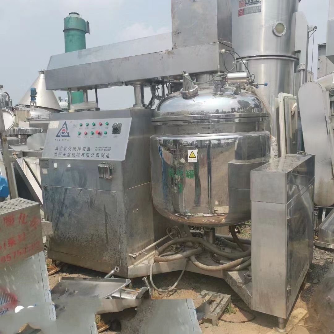 出售  二手多套316材質(zhì)真空乳化機(jī)出售