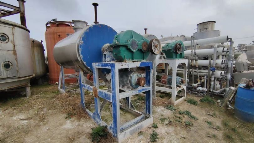 出售二手3000L耙式干燥機(jī)，蒸汽加熱，導(dǎo)熱油加熱，耙式干燥機(jī)