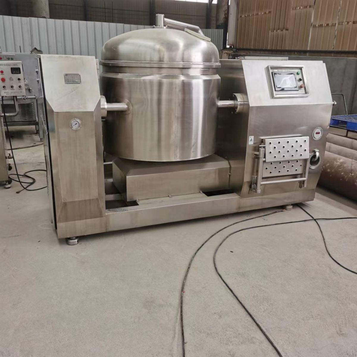 二手打漿機(jī)二手500升臥式打漿機(jī)不銹鋼材質(zhì)電機(jī)功率45千瓦食品加工機(jī)械