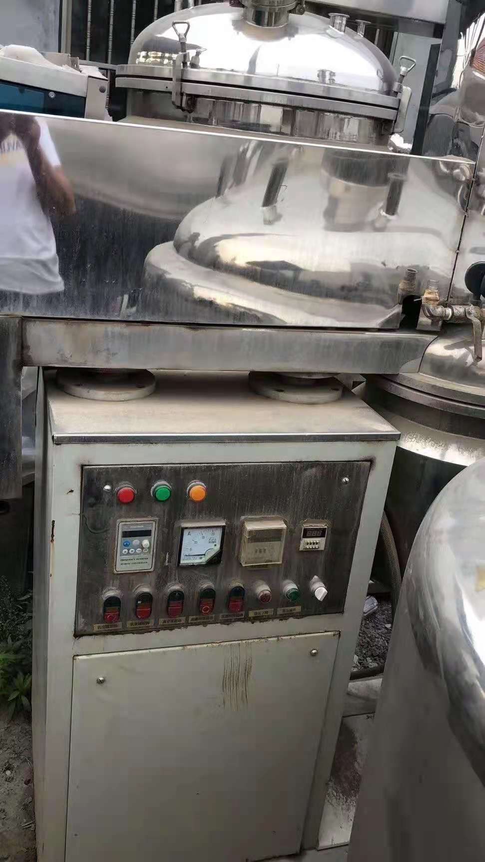 二手乳化機(jī)二手真空均質(zhì)乳化機(jī)二手300L液壓升降真空均質(zhì)乳化機(jī)
