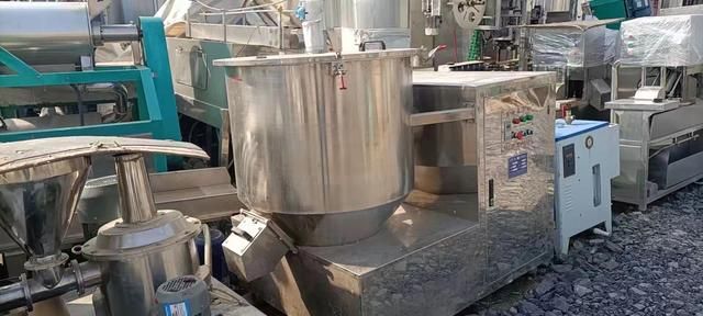 出售 二手500L高速混合機 不銹鋼材質(zhì)食品制藥粉末顆?；旌显O(shè)備