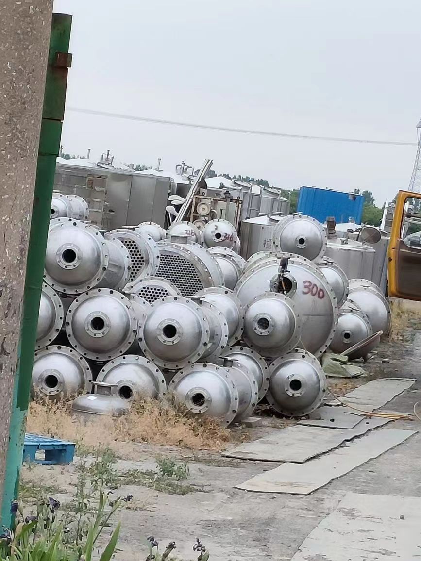 二手冷凝器二手不銹鋼列管冷凝器二手60平方鈦材列管冷凝器