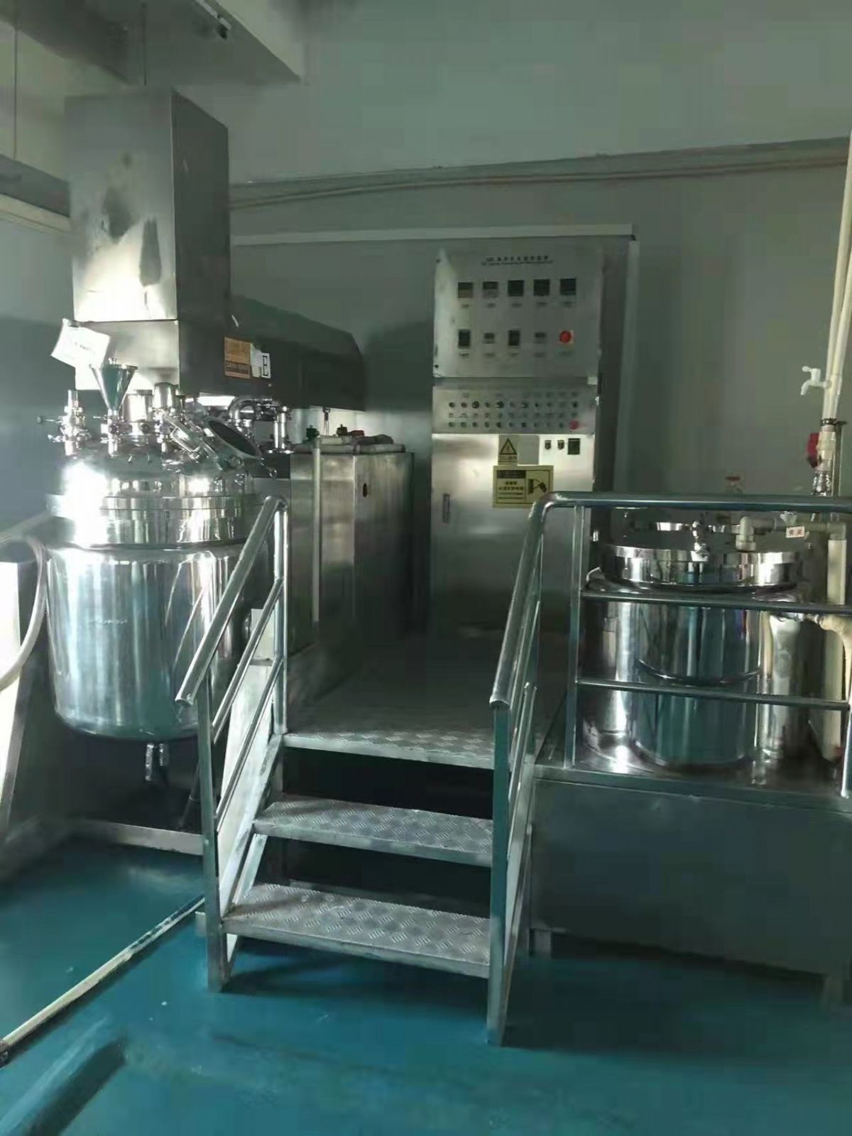 出售二手300升真空均質(zhì)乳化機(jī) 沙拉醬膏霜密封式高剪切均質(zhì)混合