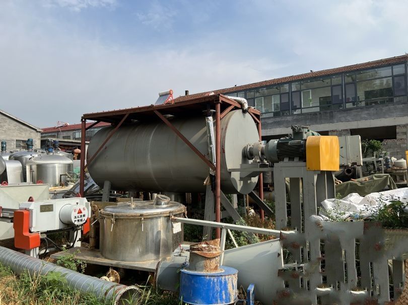 出售 9成新力度1000升不銹鋼耙式干燥機,配防爆控制柜