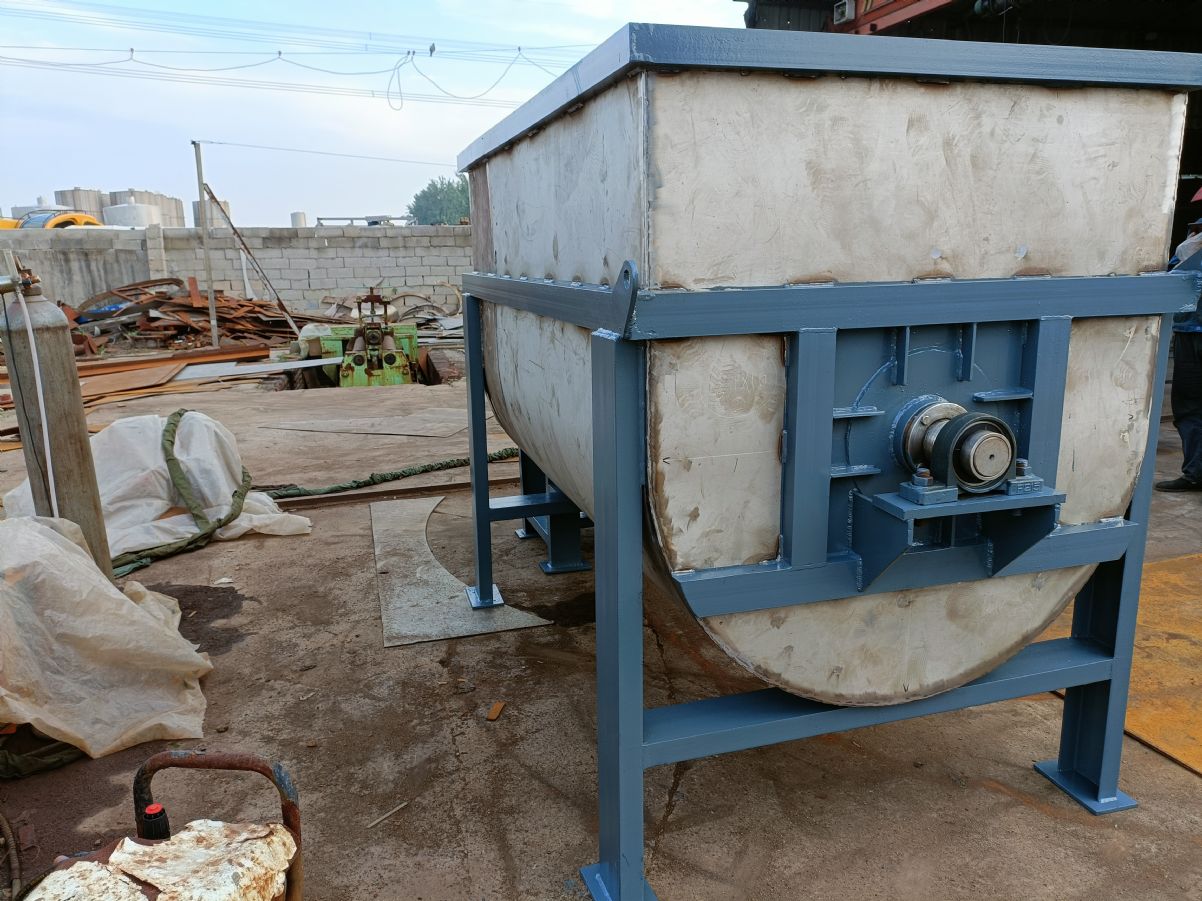 出售不銹鋼真石漆螺帶混合機(jī)，干粉攪拌機(jī)，飼料機(jī)械等等