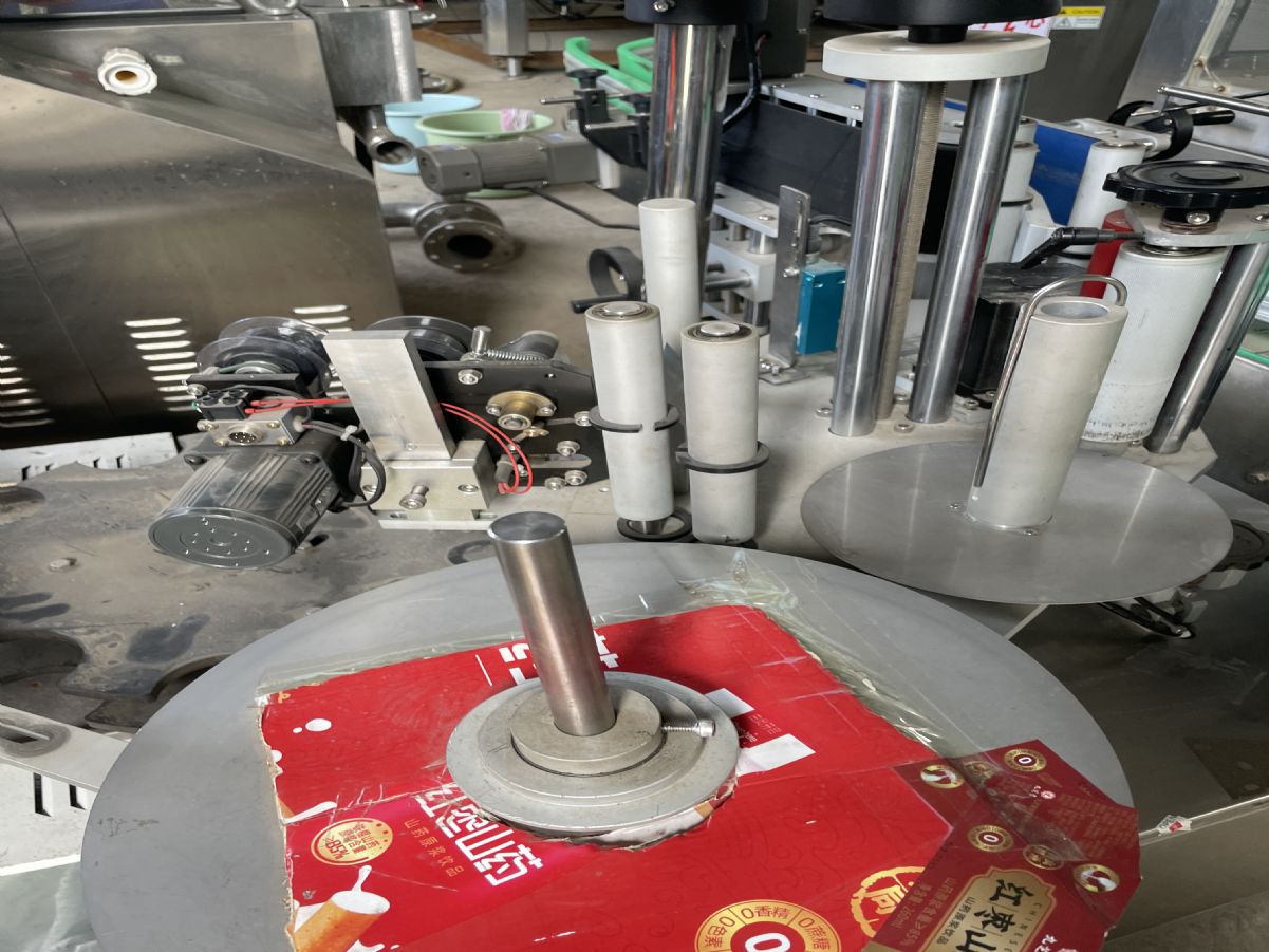 閑置一臺9成新單面貼標(biāo)機