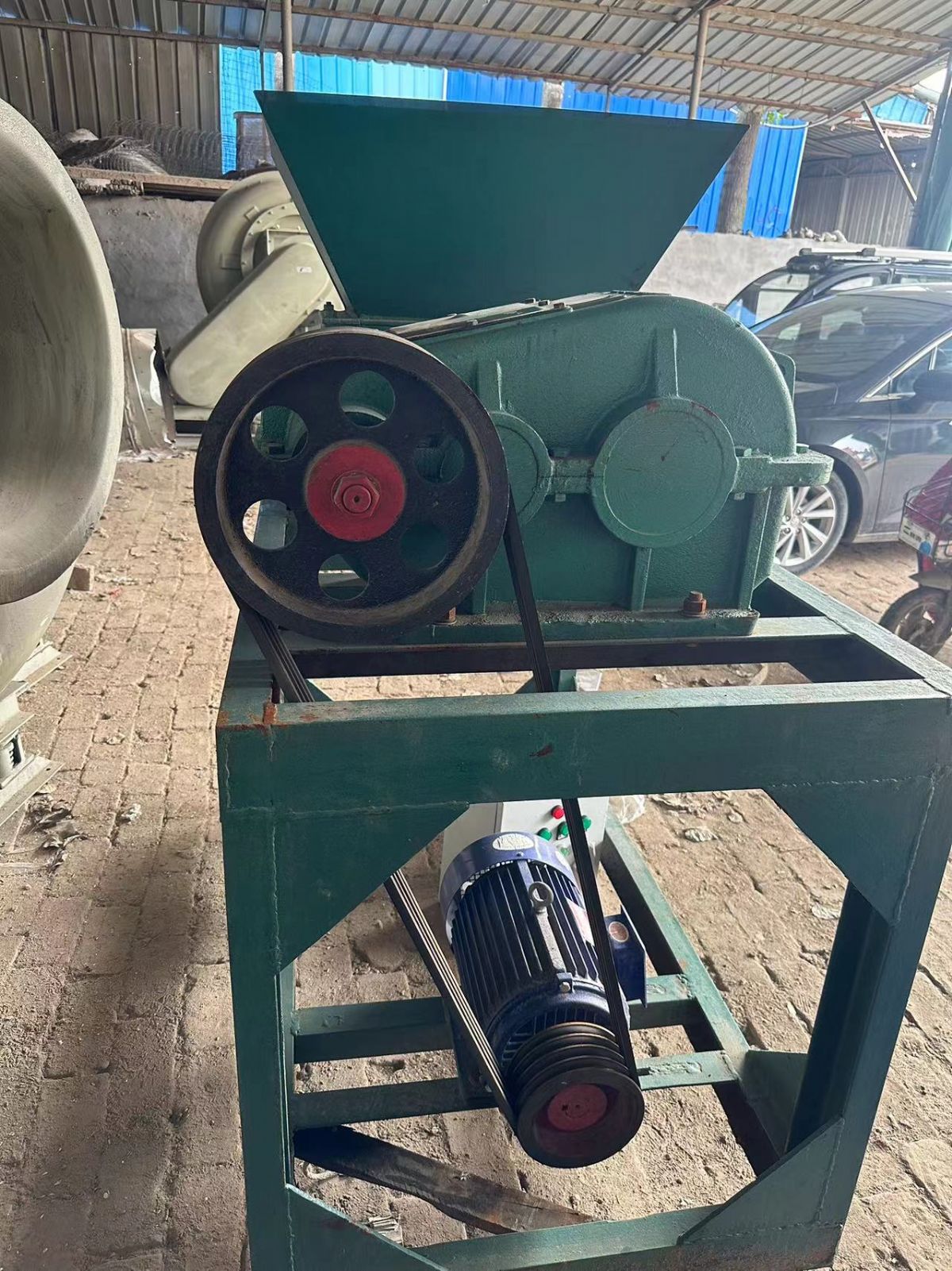 出售撕碎機(jī)400型