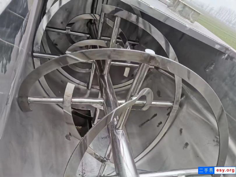 新到二台3000升螺带混合机 数量有限 需要的抓紧下单