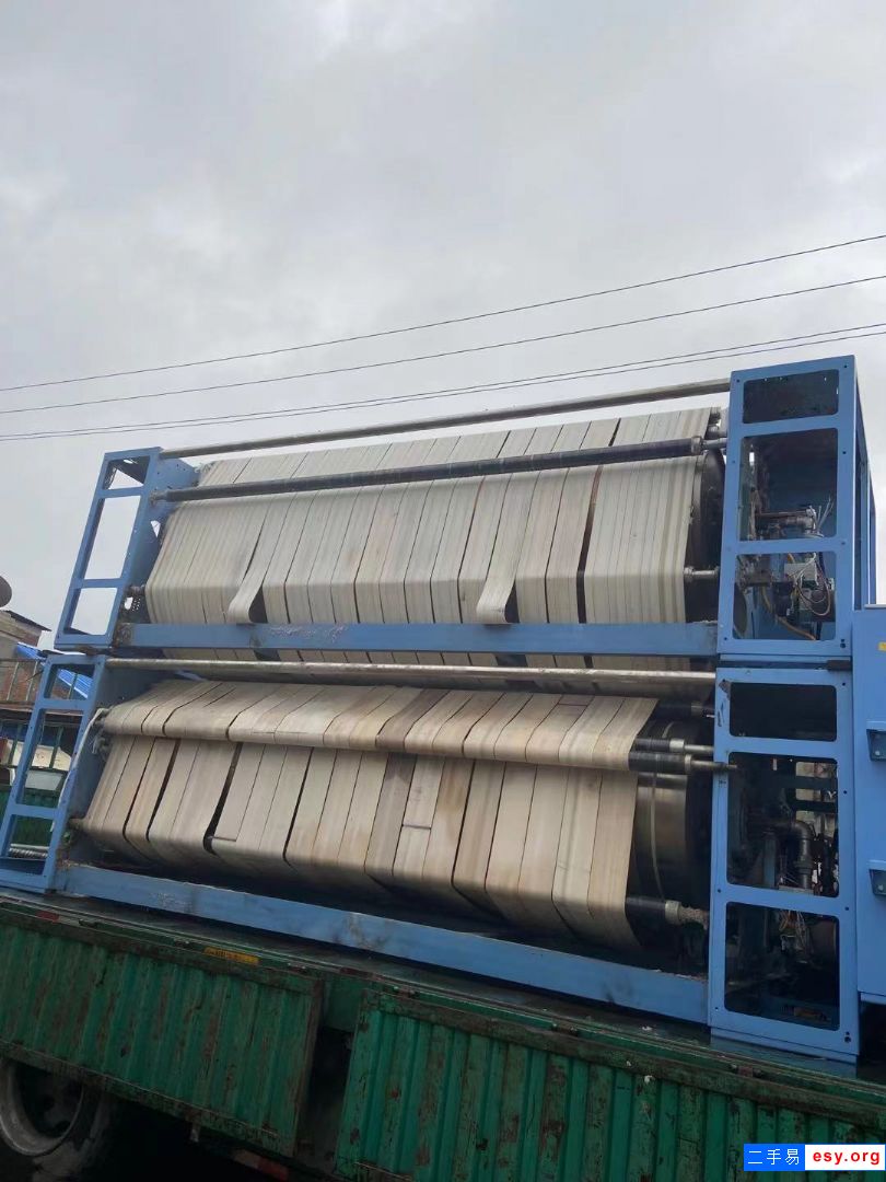 低价出售二手九成新烫平机折叠机送布机