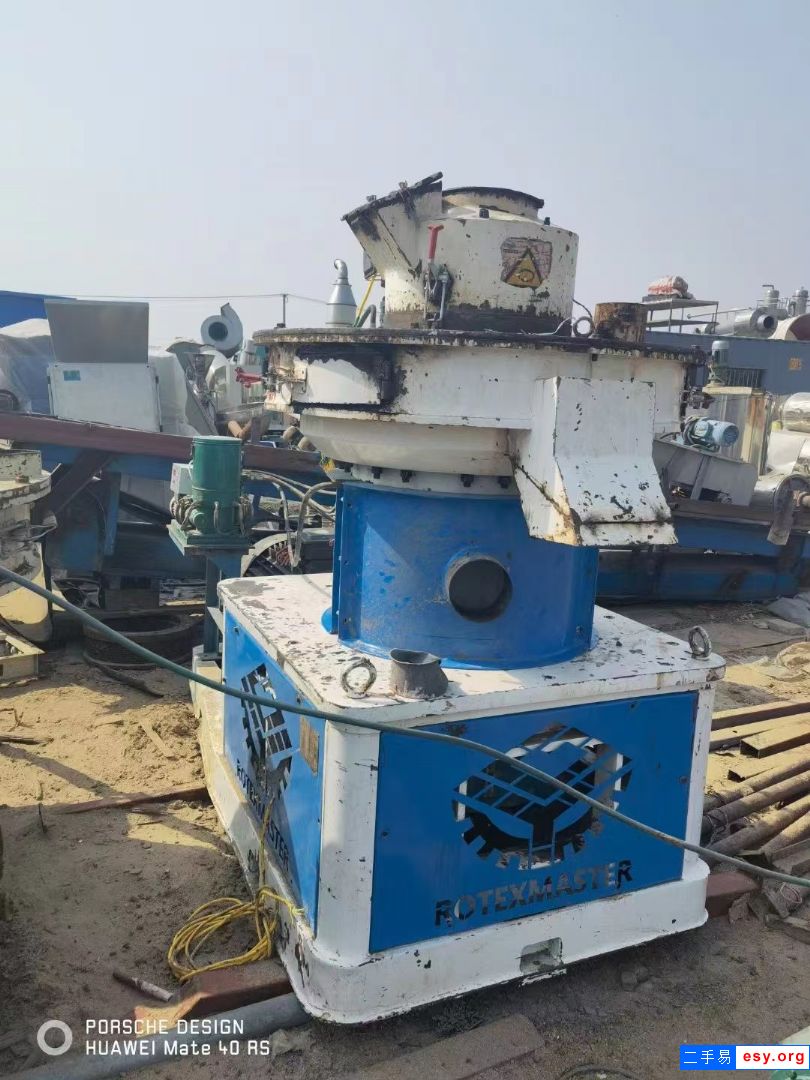 转让宇冠560生物质颗粒机一台，电机90千瓦，成色很新