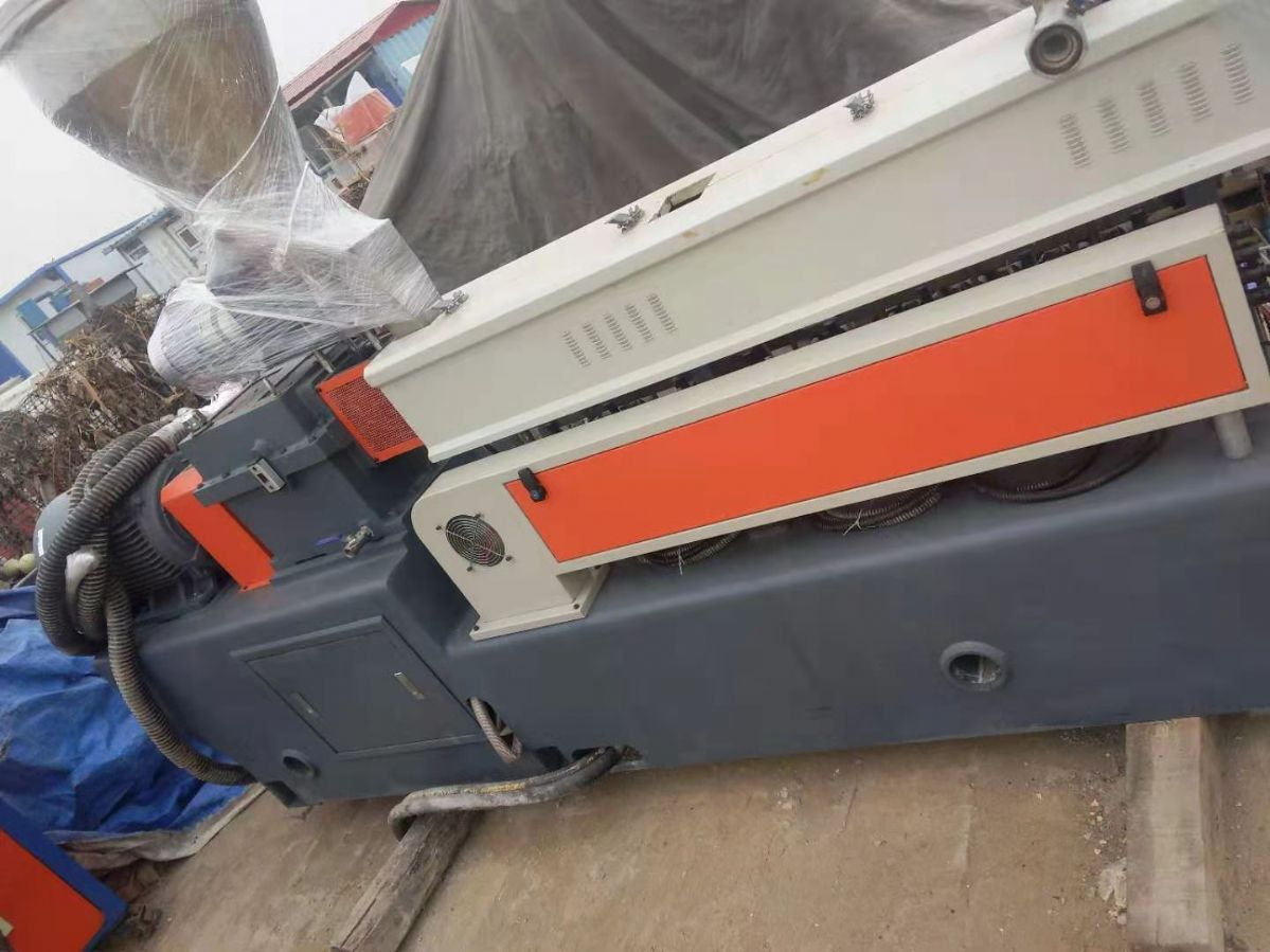 出售二手聚力化工35平行双螺杆造粒机