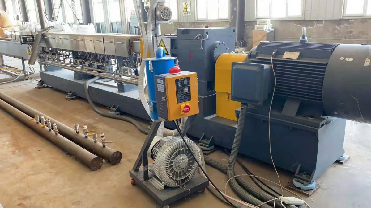 处理南京橡塑75D高扭平行双螺杆造粒机