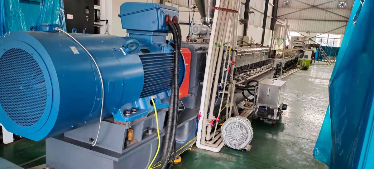 低价出售二手中旺95平行双螺杆造粒机