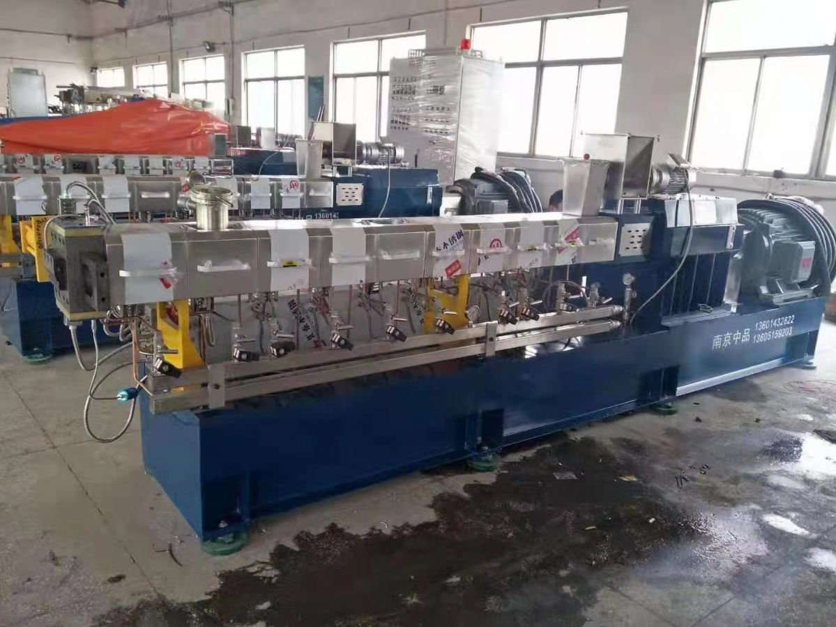 出售二手中品65B平行双螺杆造粒机