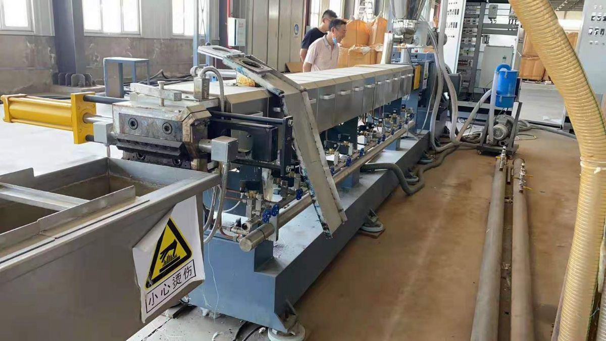 处理南京橡塑75D高扭平行双螺杆造粒机