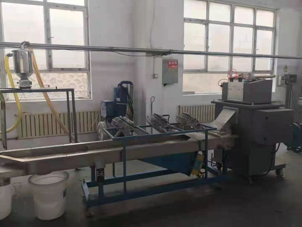 处理三套海思75D双螺杆造粒机