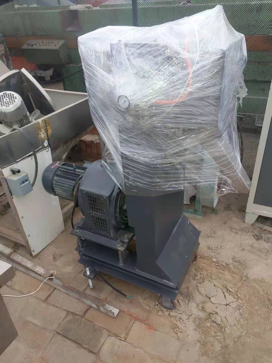 塑料厂回收出售二手南京聚力化工35平行双螺杆造粒机