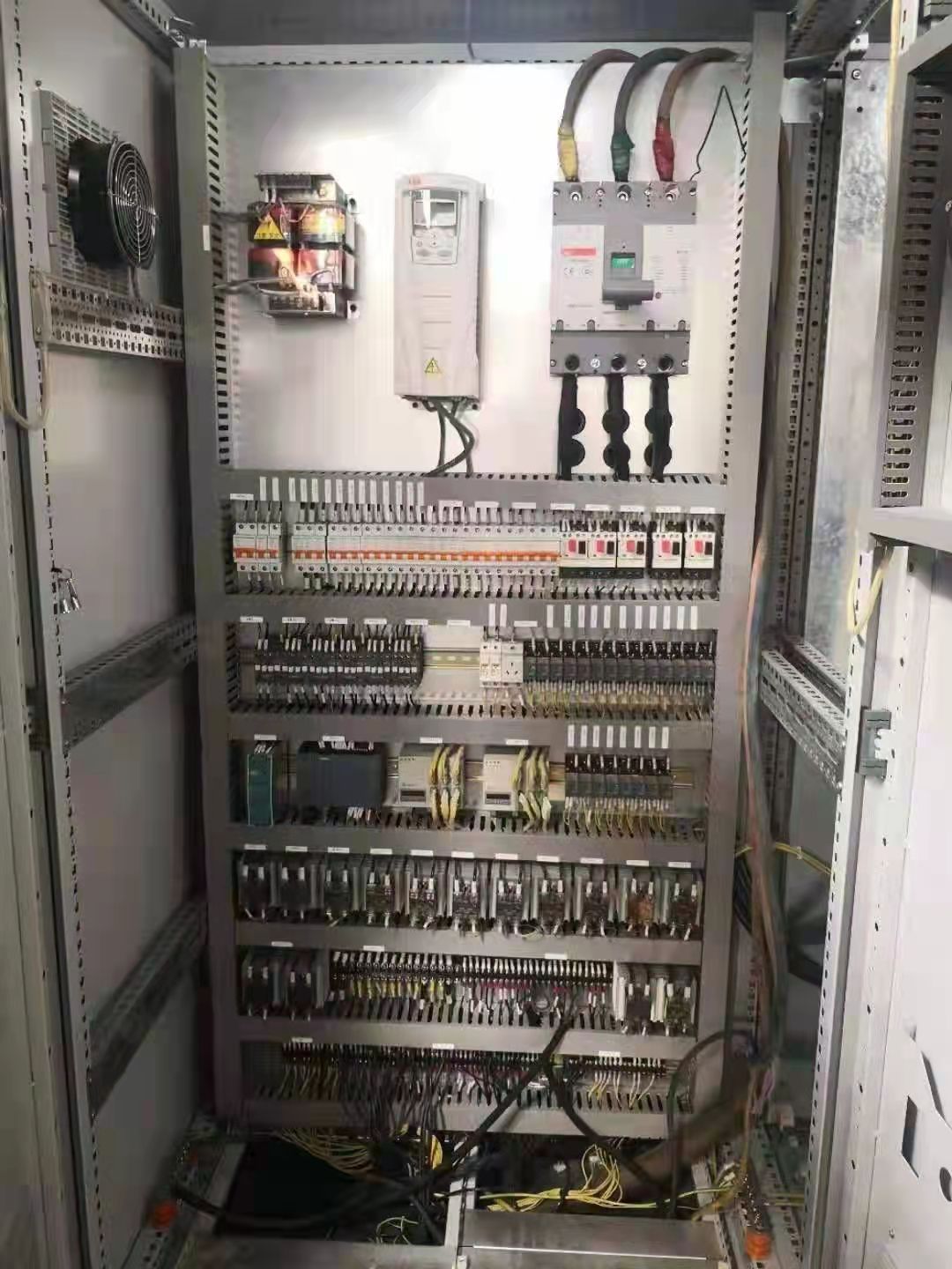 工厂在位出售二手南京海思75D双螺杆造粒机