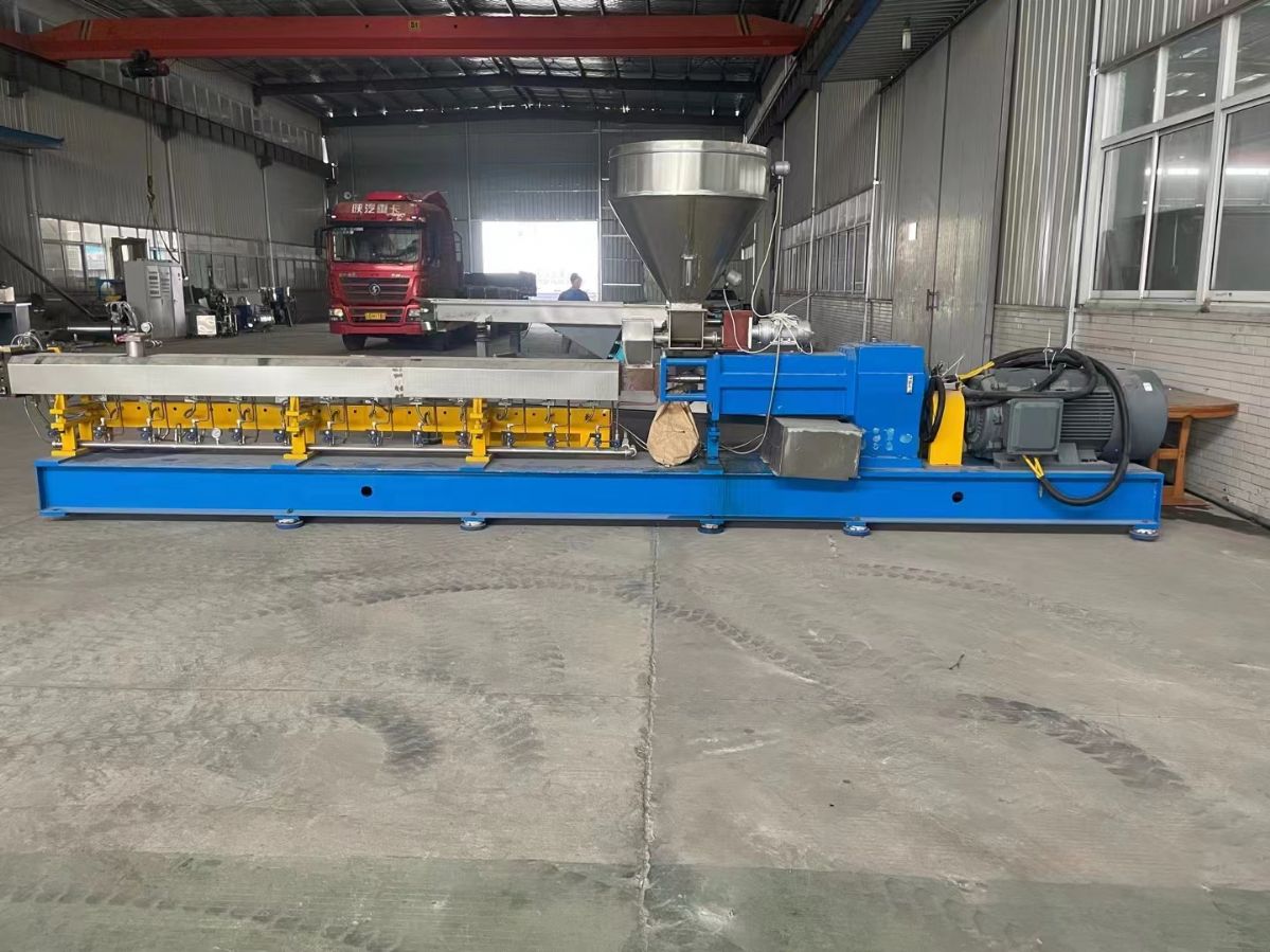 南京康发75D高扭双螺杆造粒机