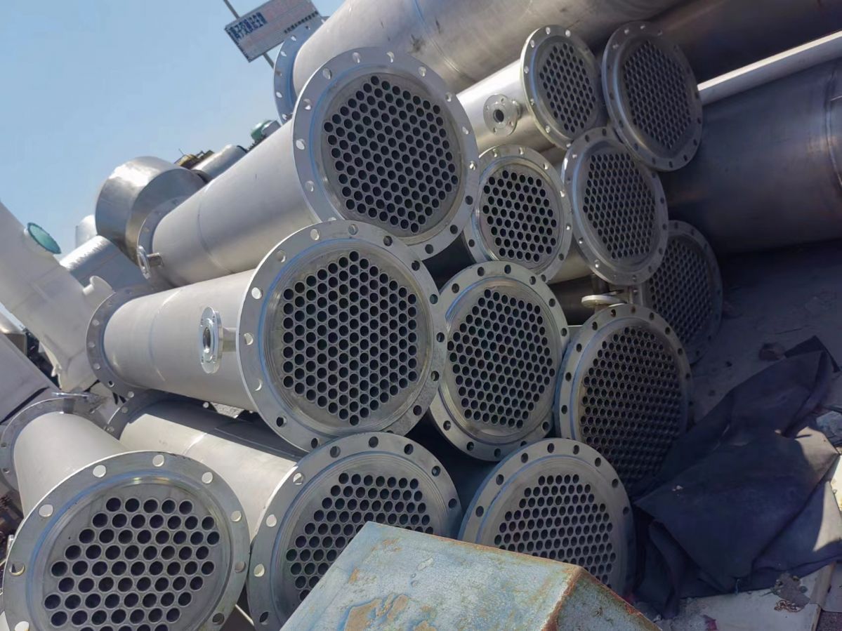 出售二手列管式换热器不锈钢材质 工业用不锈钢翅片管壳式冷凝器